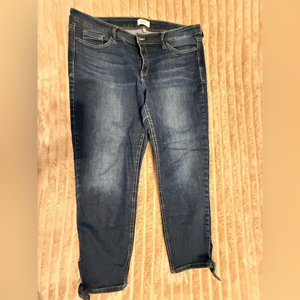Crown & Ivy Dark Blue Ankle Jeans
